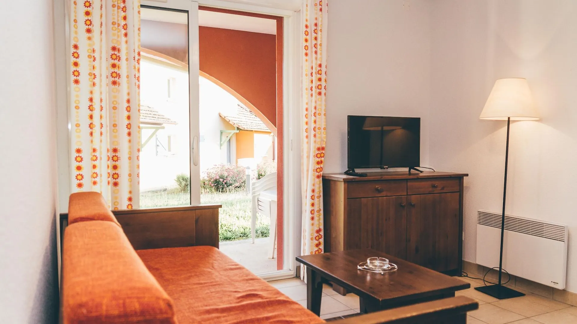 Terres De France - Domaine De Claire Rive Hotel Prayssac 3*,